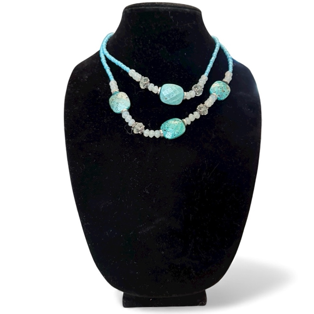 Elegant Turquoise Beaded Necklace EUC
